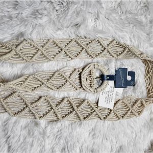 Target Universal Thread Belt